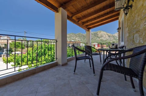 House, Smoking | 5 bedrooms, Internet
