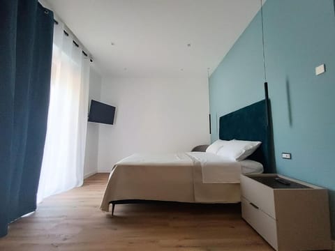 Soundproofing, WiFi (free)