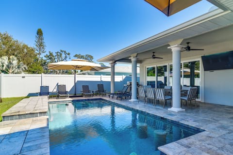 Seminole Vacation Rental | 4BR | 3BA | 2,496 Sq Ft | Step-Free Access