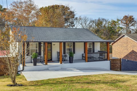 Nashville Vacation Rental | 4BR | 2.5BA | 2,000 Sq Ft | 2 Steps to Enter