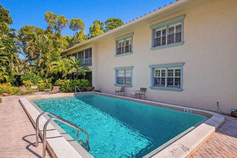 Heated pool.  3 blocks from the beach. Two blocks from 5th Avenue.