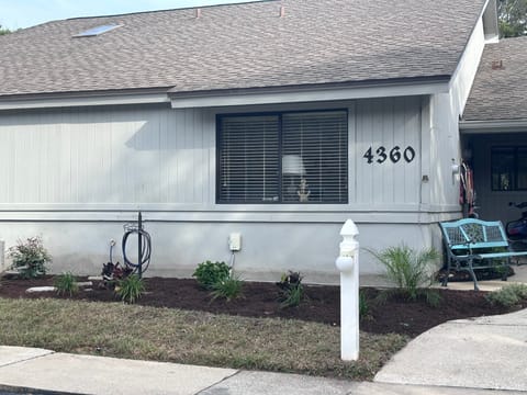 Bright and inviting beach stay condo with private entrance, cozy patio seating, and easy access to the coast. Perfect for a relaxing getaway near the beach with comfortable surroundings and convenient amenities.