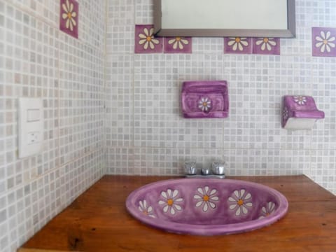 Room, Balcony, City View | Bathroom | Shower, towels