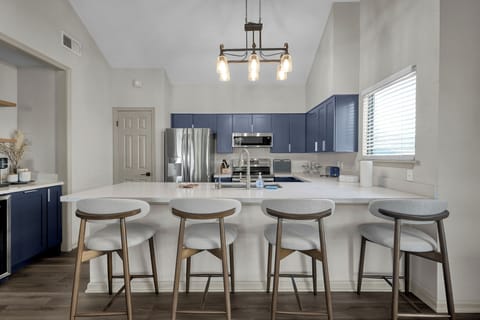 Counter Seating for 4