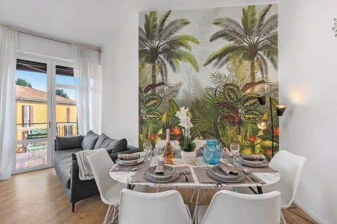 Family Apartment, Multiple Bedrooms (Specchio Di Cielo Arona Center) | Dining