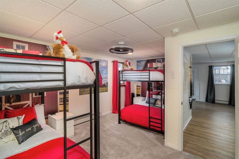 Barn-Themed Bunk Room — Two full-over-full bunks made for kids, cousins, and group fun.