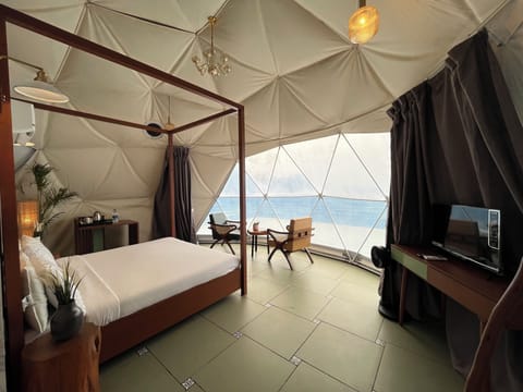 Lake View Dome | Free WiFi
