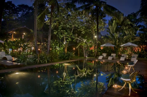 Outdoor pool, sun loungers