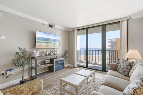 Condo, 1 Queen Bed with Sofa bed (Ocean Trillium 601) | Living area