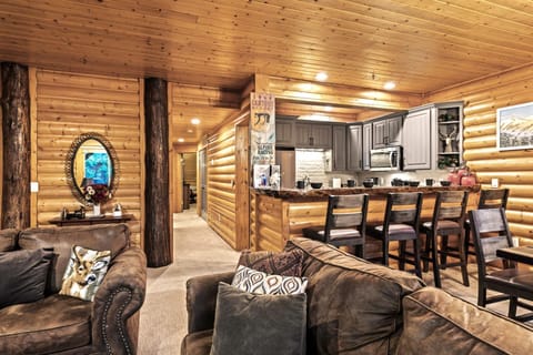 Gather in the open-concept layout that flows from kitchen to dining to living, great for socializing. BBL-351B