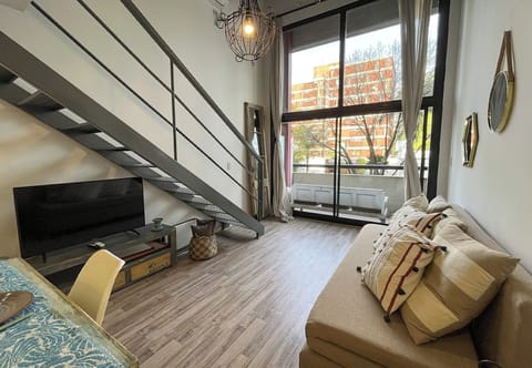 Duplex | Free WiFi