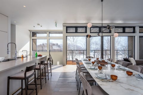 House, 4 Bedrooms, Balcony, Mountain View | Private kitchen | Electric kettle