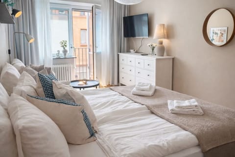 Blackout drapes, iron/ironing board, free WiFi, bed sheets