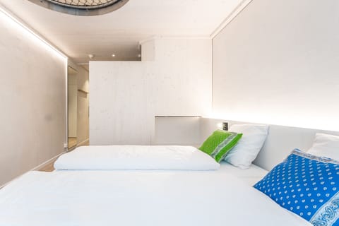 Gallery Quadruple Room, Mountain View | Hypo-allergenic bedding, desk, laptop workspace, blackout drapes