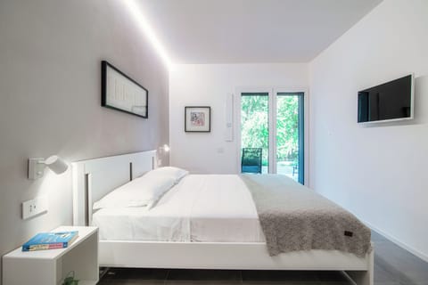 Apartment, Mountain View | Premium bedding, down comforters, iron/ironing board, cribs/infant beds