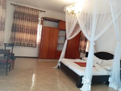 In-room safe, laptop workspace, free WiFi