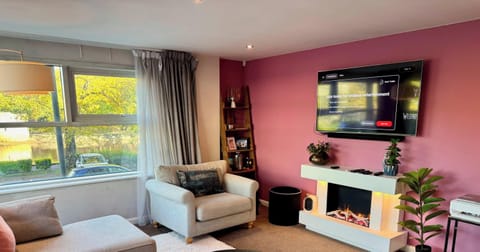 York City Centre Flat with river view - Free Parking and disabled access