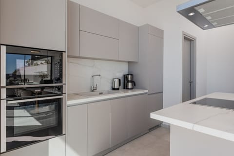 Microwave, dishwasher, coffee/tea maker, highchair