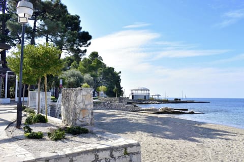 Apartment, 3 Bedrooms, Patio, Garden View | Beach