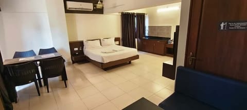 Deluxe Double Room | Desk, free WiFi