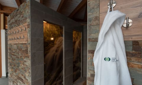 Sauna, hot tub, steam room, body treatments, hot stone massages