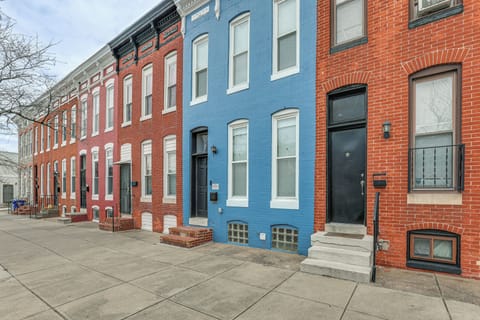 Apartment (3 Bedrooms) | Front of property