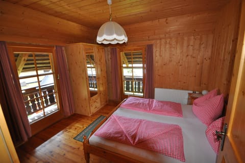 Apartment 2 | In-room safe, free WiFi, bed sheets