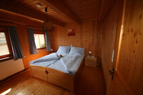 Apartment 1 | In-room safe, free WiFi, bed sheets