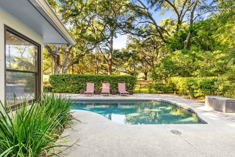 Private Pool with Views of Golf Course!