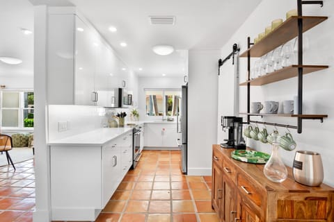 Fully equipped modern kitchen