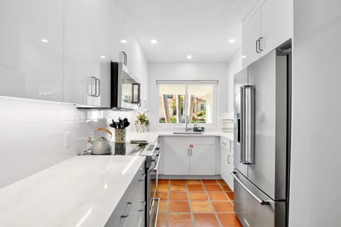 Fully equipped modern kitchen