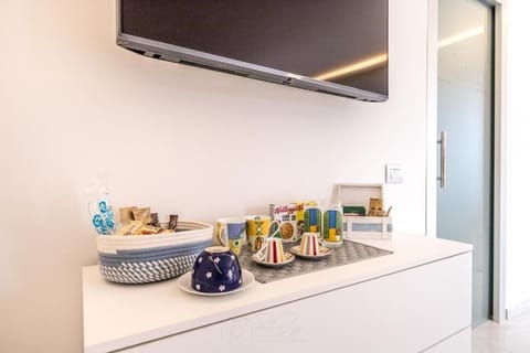 Free daily self-serve breakfast