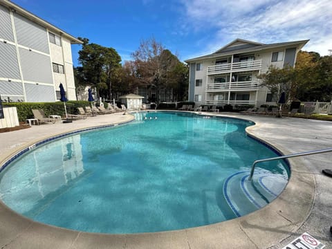 Fiddler's Cove Communal Pool