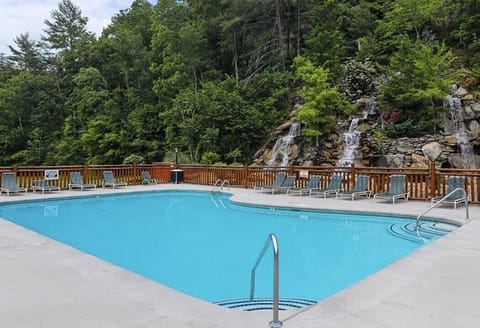 Outdoor pool - Open Memorial Day to Labor Day