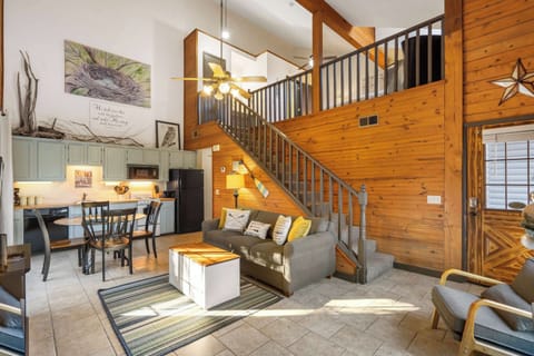 Condo, Multiple Beds, Patio, Garden View (Rustic Shore Cabin) | Living area