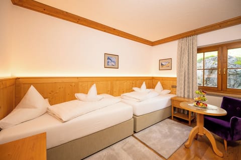 In-room safe, desk, free WiFi