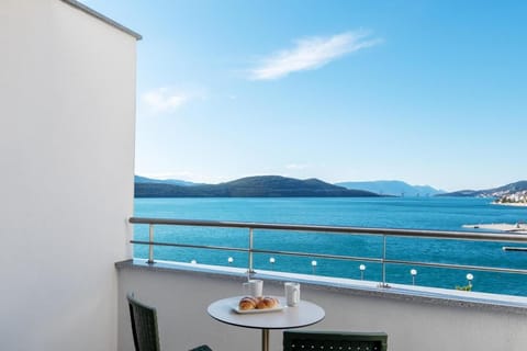 Deluxe Double or Twin Room, 1 Bedroom, Sea View | Terrace/patio