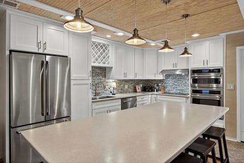 Upgraded Stainless Steel Appliances