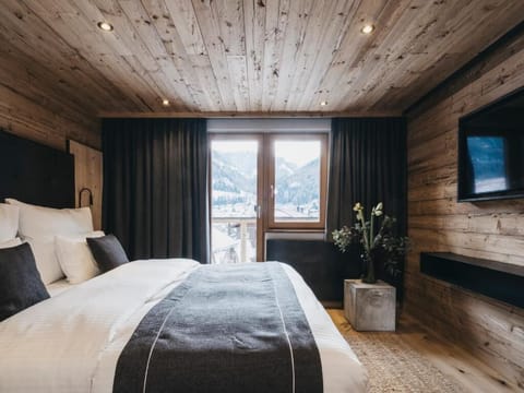 Superior Room (II) | Premium bedding, in-room safe, free WiFi, bed sheets