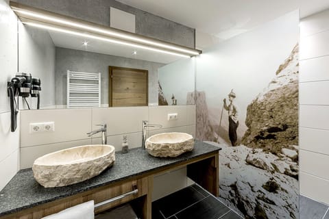 Panoramic Studio Suite | Minibar, in-room safe, desk, free WiFi