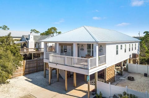 Sea Glass Cottage: coastal charm, breezy comfort, and peaceful seaside vibes.