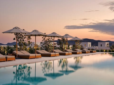 Seasonal outdoor pool, pool umbrellas, sun loungers