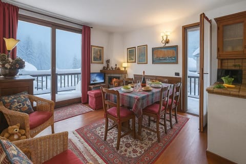 Living and dining room