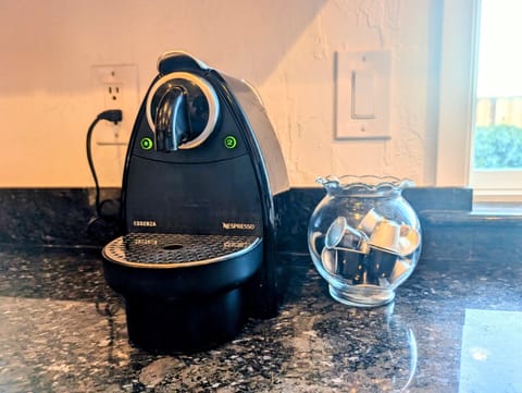 Nespresso Coffee Machine w/ Organic USDA 100% Arabica coffee Italian Iconic Coffee