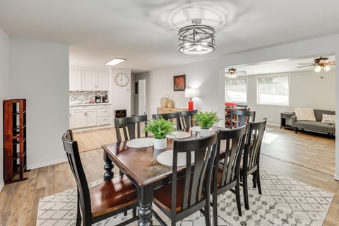 Dining Area | Dishware/Flatware