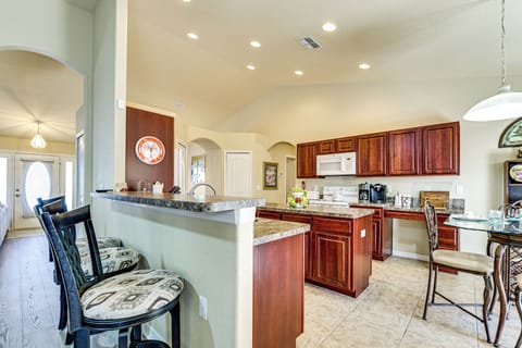 Kitchen | Drip Coffee Maker & Keurig | Dishwasher