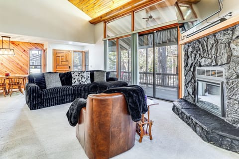 Pinetop Country Club Vacation Rental | 3BR | 2BA | 2 Steps Required