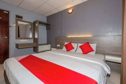 Standard Double Room | Free WiFi, bed sheets