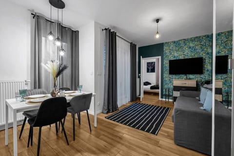 Cozy 36m2 One Bedroom Apartment with Terrace and Garden Perfect for Couples and Groups | Book Now with RENTUJEMY