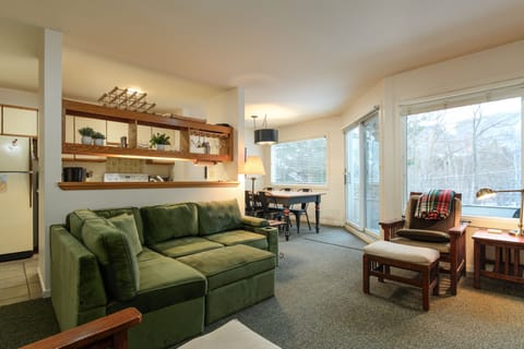 Condo, 2 Bedrooms | Living area | Smart TV